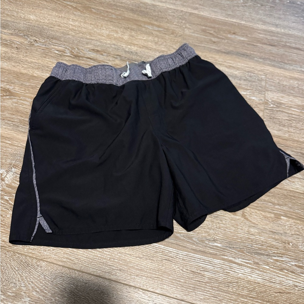 Vuori black Shorts for Men Small